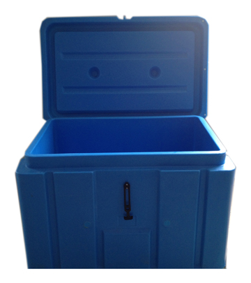Refrigerated and insulated box